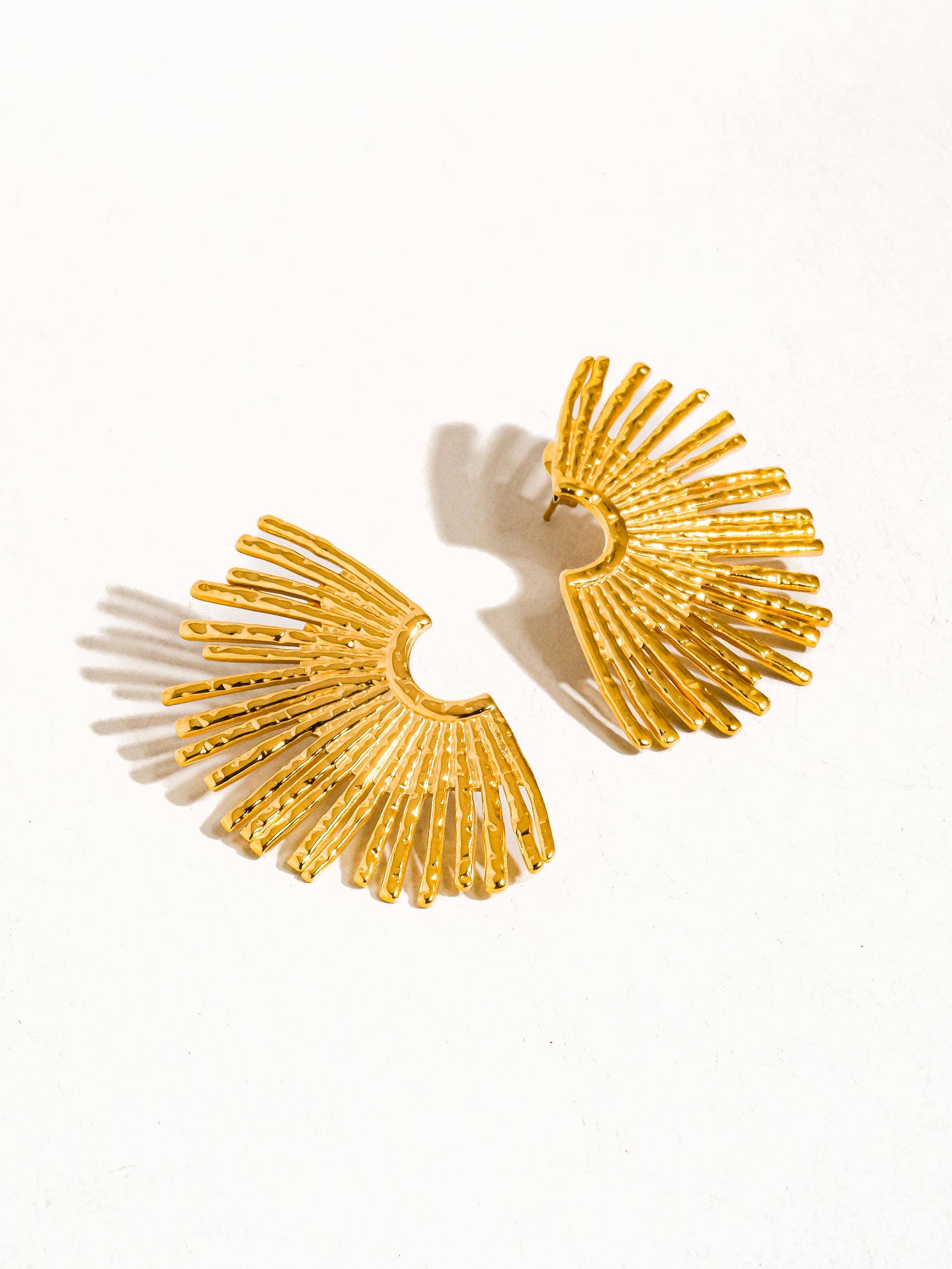 Bisous Sunburst Earrings – 18K Gold Plated